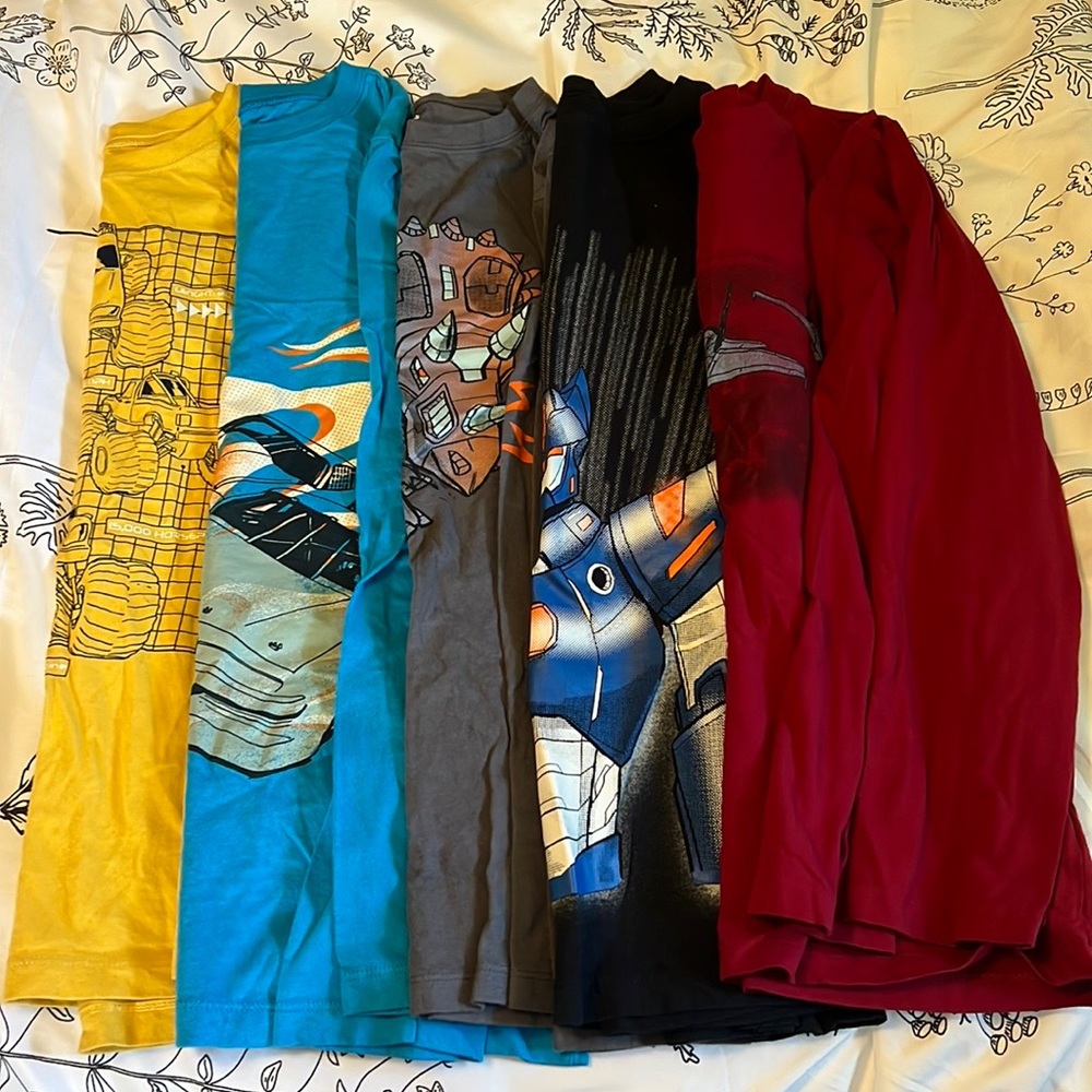 Lot of 5 Boys Graphic long sleeves